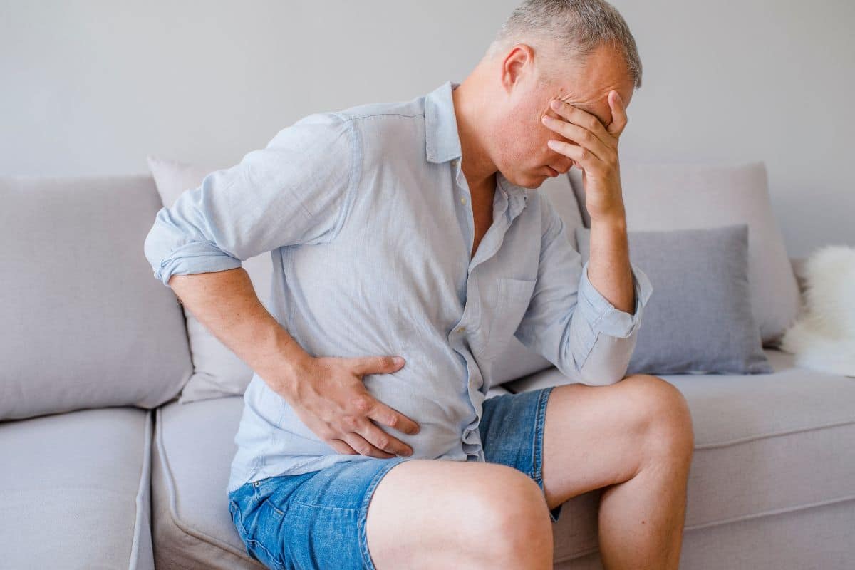 Você sabia que não se deve cortar a diarreia sem orientação médica? Entenda o motivo 1 Por que não se deve cortar a diarreia sem orientação médica