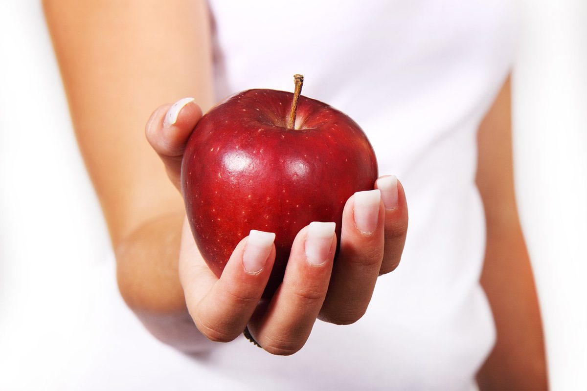 Como higienizar maçã corretamente? Evite erros nos cuidados essenciais com suas frutas 1 higienizar maçã corretamente? Evite erros nos cuidados essenciais com suas frutas