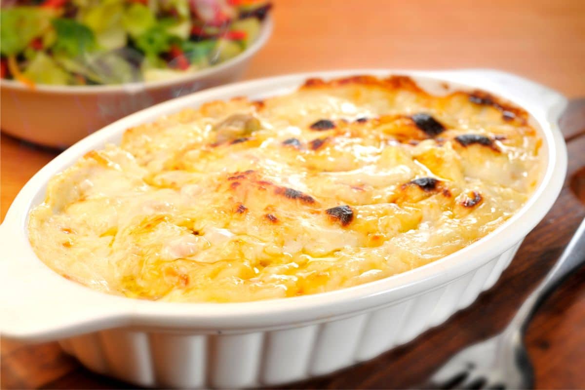 Fricassê de Frango Lowcarb não pode faltar no seu cardápio; veja o passo a passo super fácil 1 fricassê de frango no refratário