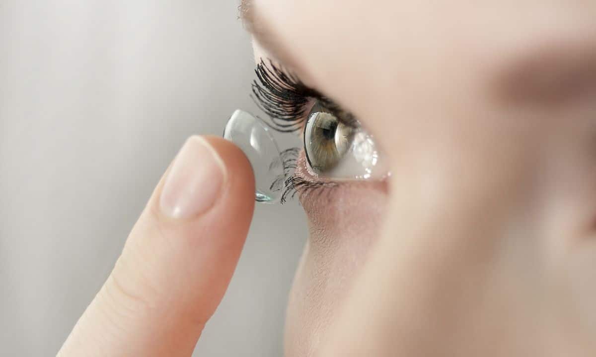 Quanto tempo dura uma lente de contato? Entenda os perigos do uso inadequado 1 lente de contato