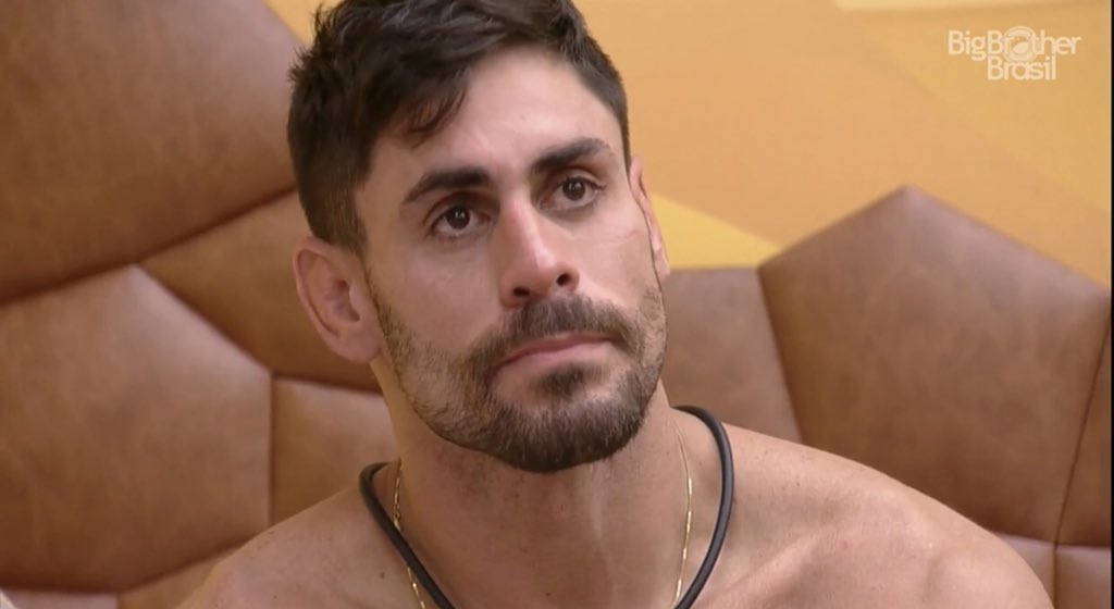 "Cara de Sapato" tem crise de ansiedade e recebe auxílio de médica no Big Brother Brasil 1 cara de sapato