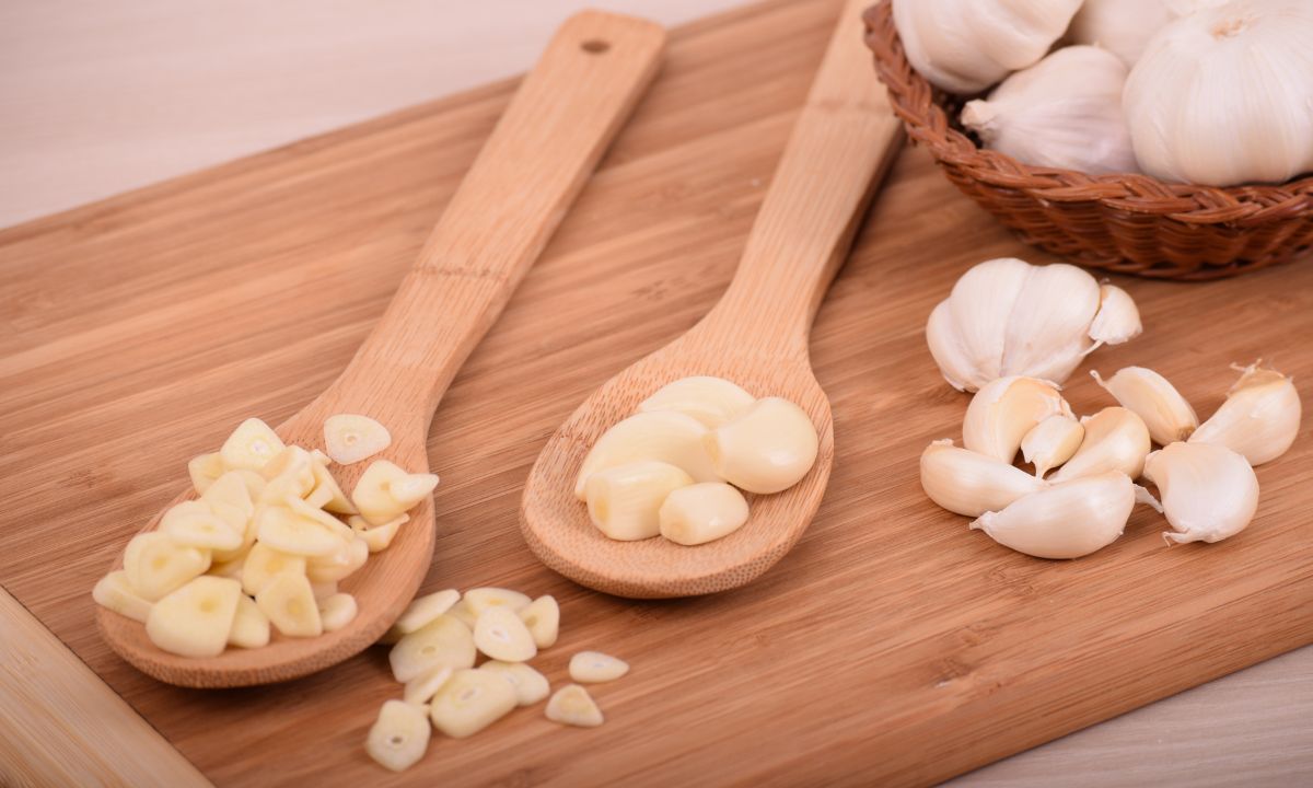 Tudo sobre o Alho: como comprar, armazenar, limpar e preparar para o consumo 1 alho